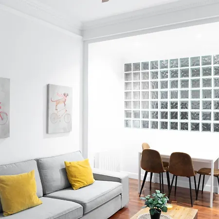 Acogedor Y Familiar Guggenheim Apartment